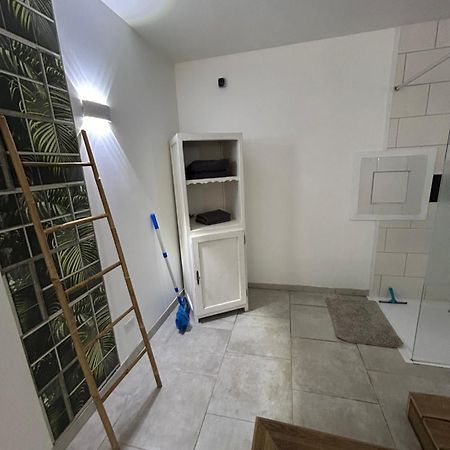 Loft And Spa Les Preaux Екстериор снимка