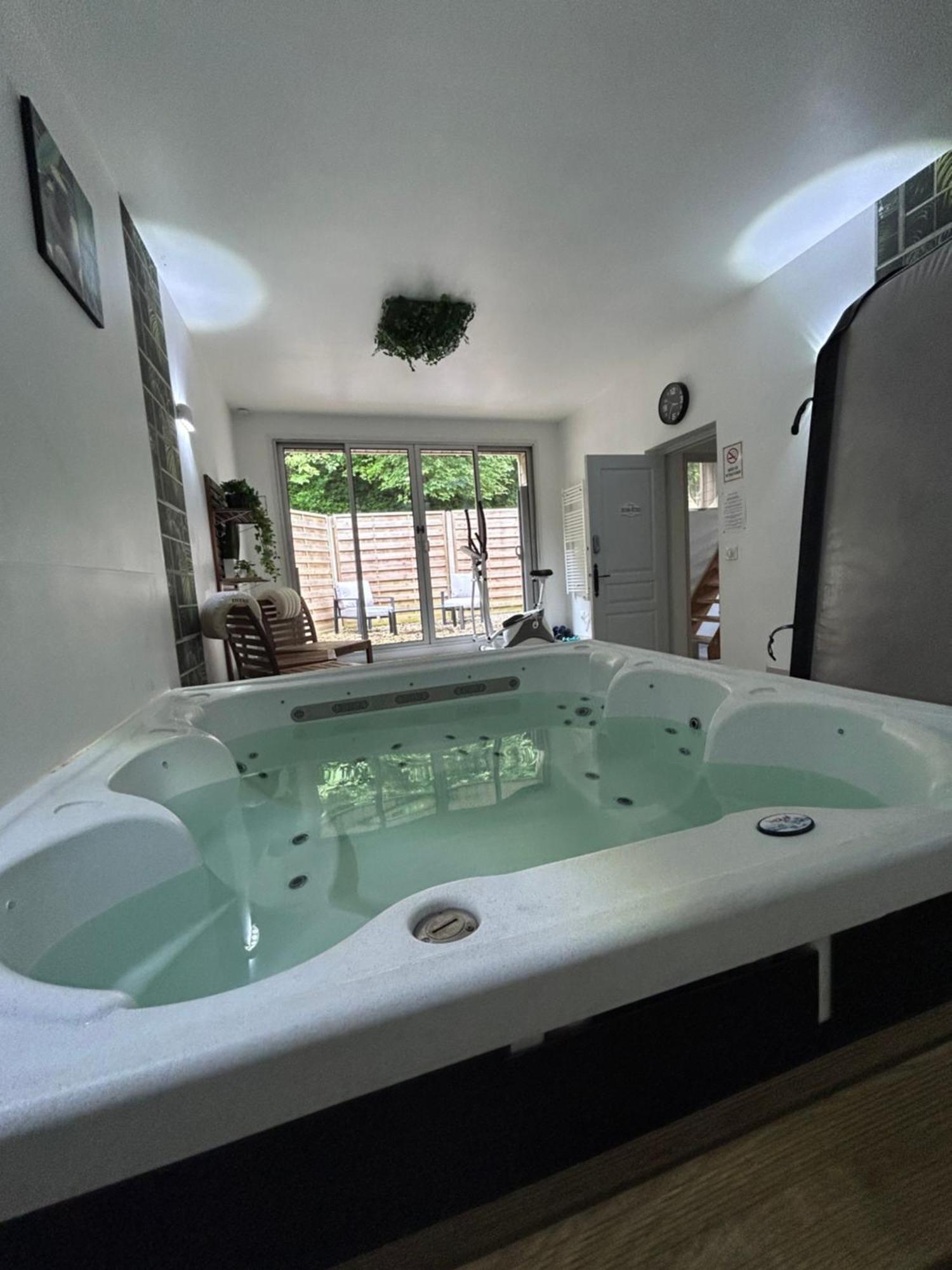 Loft And Spa Les Preaux Екстериор снимка