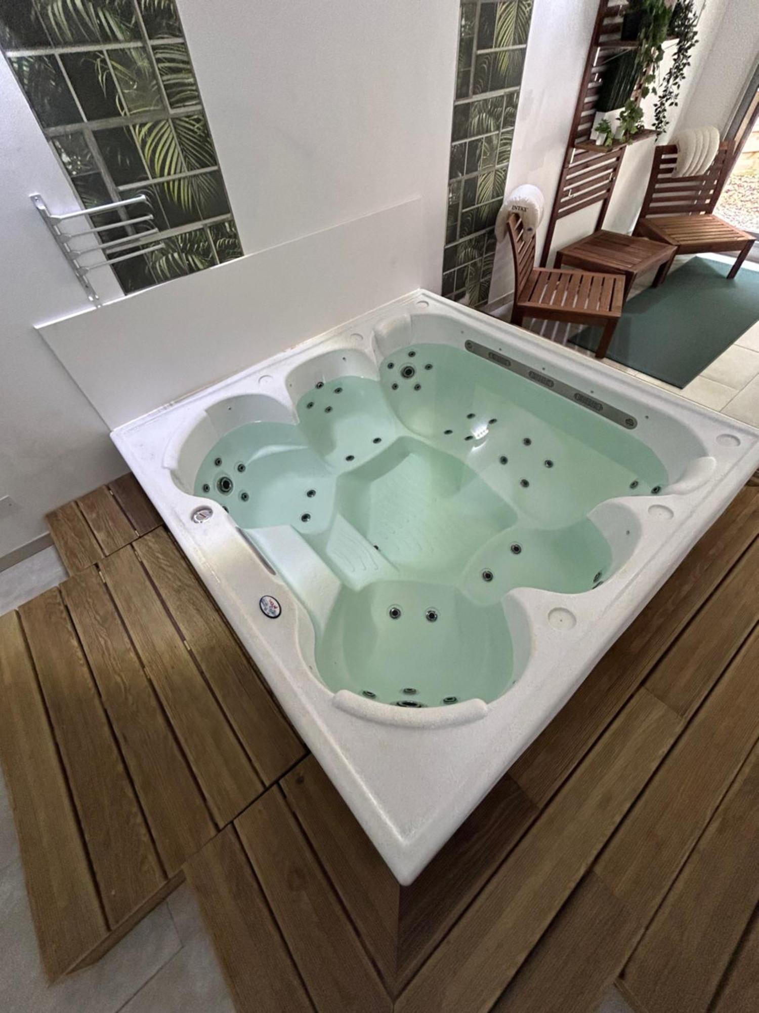 Loft And Spa Les Preaux Екстериор снимка