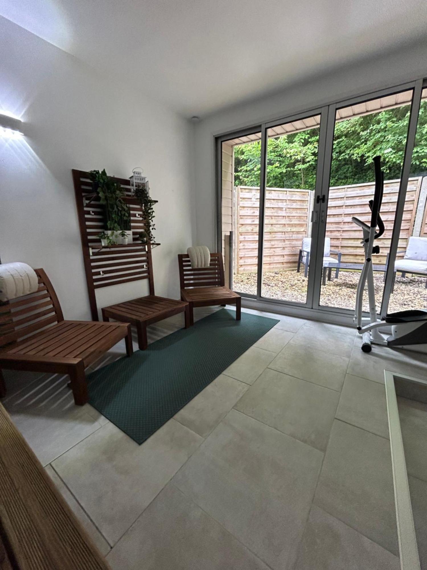 Loft And Spa Les Preaux Екстериор снимка